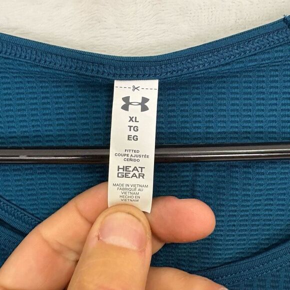 Under Armour Blue & Orange Patterned Short Sleeve Top Women's Size XL - Picture 4 of 14